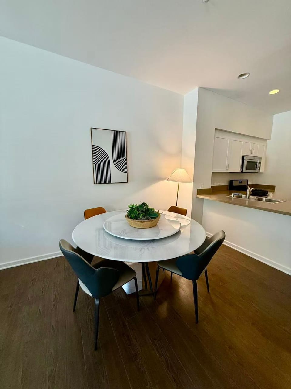 Chic Studio Near Luxury Irvine Community Apartment in Tustin