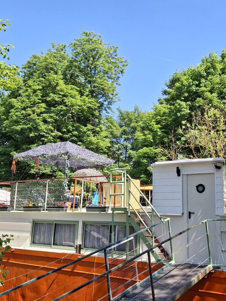 Property building, Day