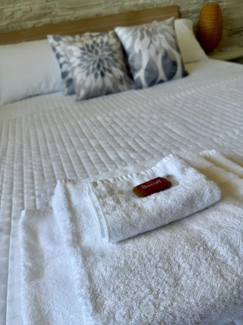 Bedroom, towels