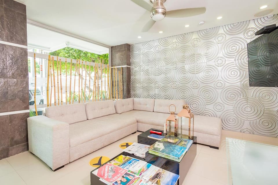 Communal lounge/ TV room, TV and multimedia, Living room, Seating area, Evening entertainment, fireplace