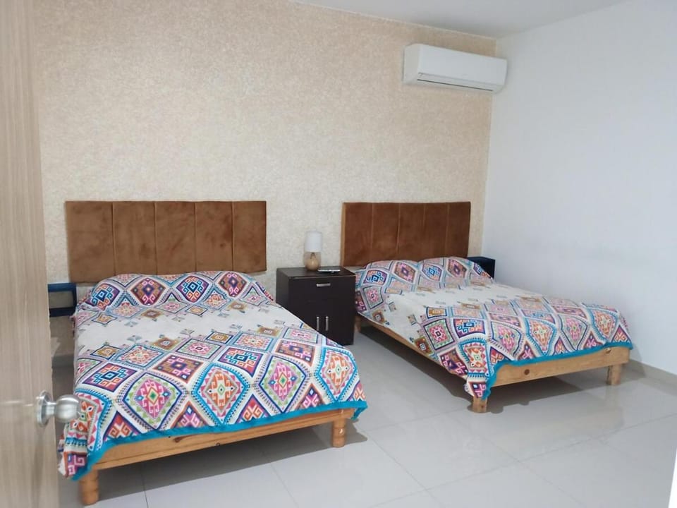 Large vacation home with a pool and private garage House in Culiacan