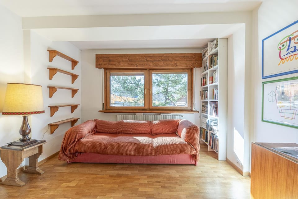Communal lounge/ TV room, Living room