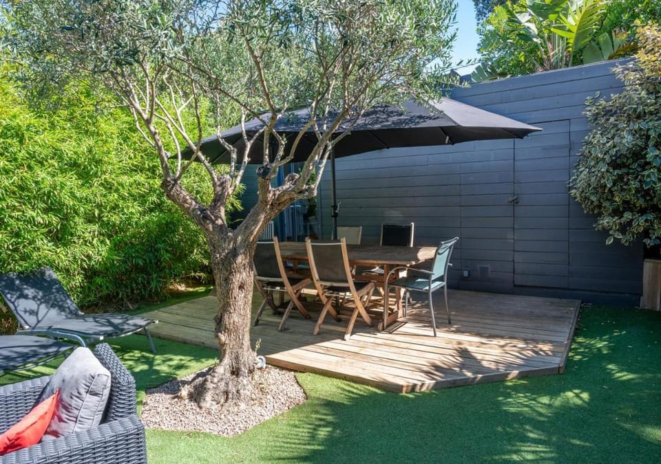 Patio, Day, Garden, Balcony/Terrace, Living room, Seating area, Garden view, sunbed