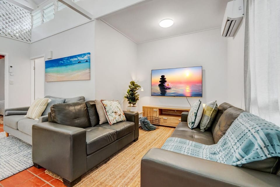 Coconut Beach Retreat Apartment in Mission Beach