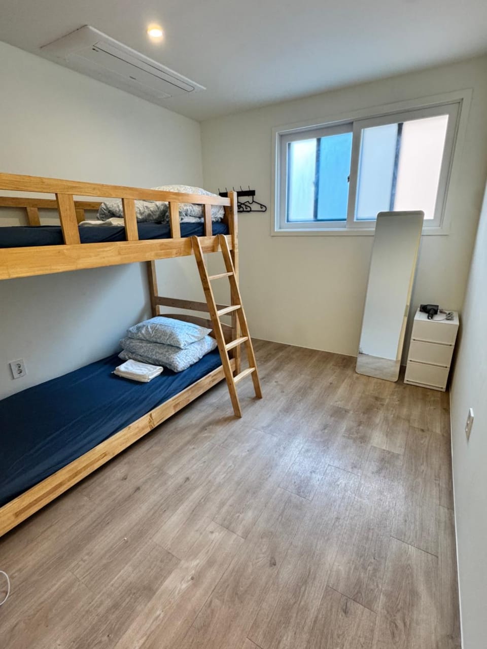 초량 홈즈 Choryang Homes Bed and Breakfast in Busan