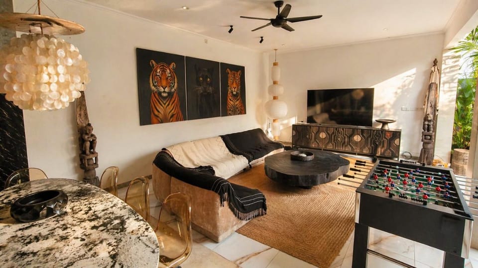 Luxury private tropical Oasis & pool Bali Villa in North Kuta