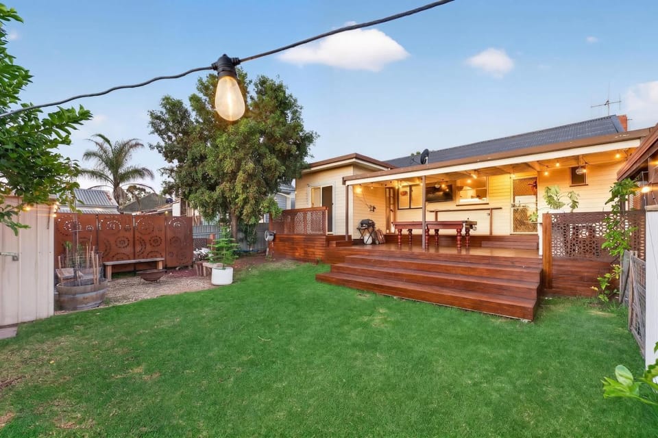 Styled Entertainer only mins from CBD House in Bendigo