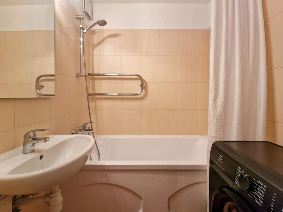 Bathroom, washing machine