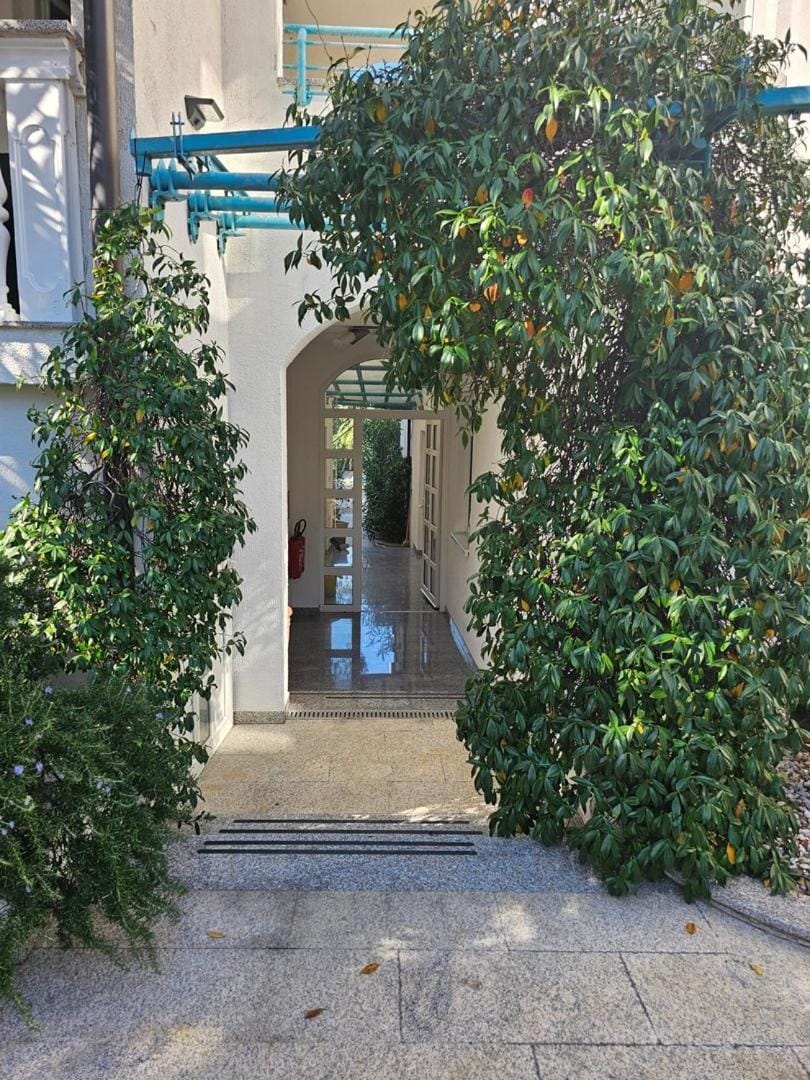 Apartment Ellena Apartment in Pula
