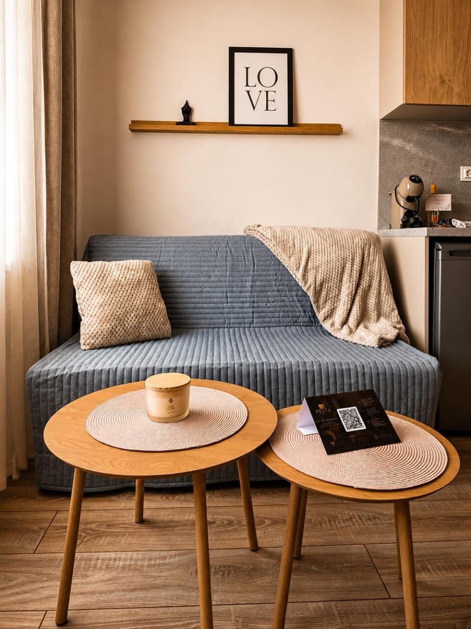 Coffee/tea facilities, Living room, Seating area