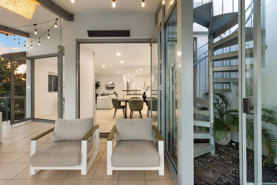 The Bower Southport 3 bedroom Penthouse Apartment with parking Sleeps 6 Apartment in Main Beach