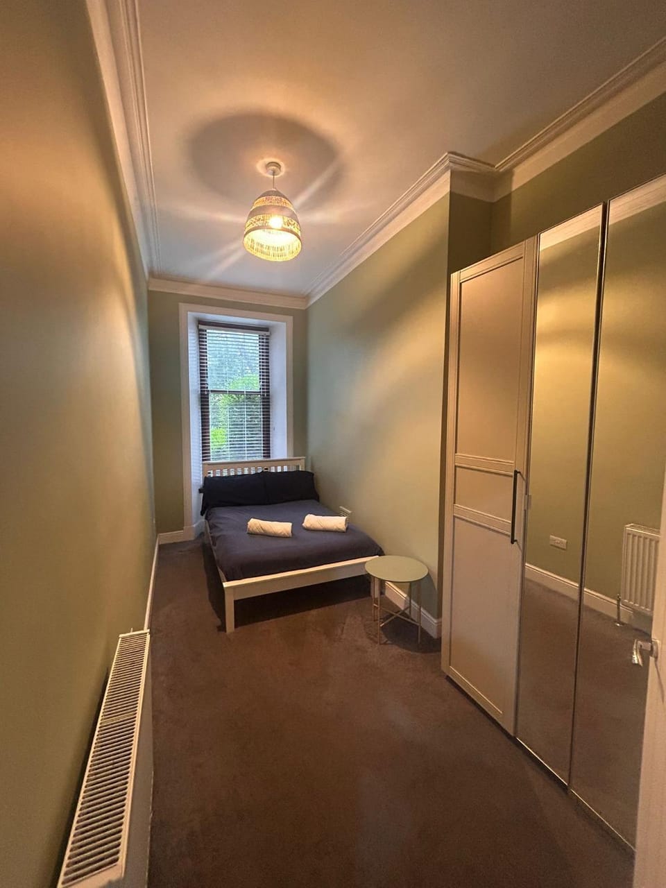 OnSlow Drive Apartment in Glasgow