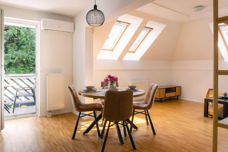 View (from property/room), Living room, Dining area, air conditioner
