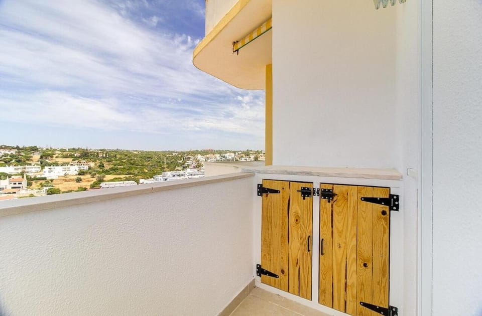 Ocean Breeze Armação Apartment in Faro District