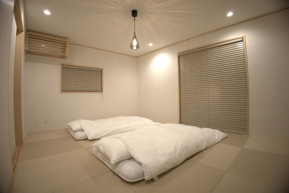 Bedroom, air conditioner
