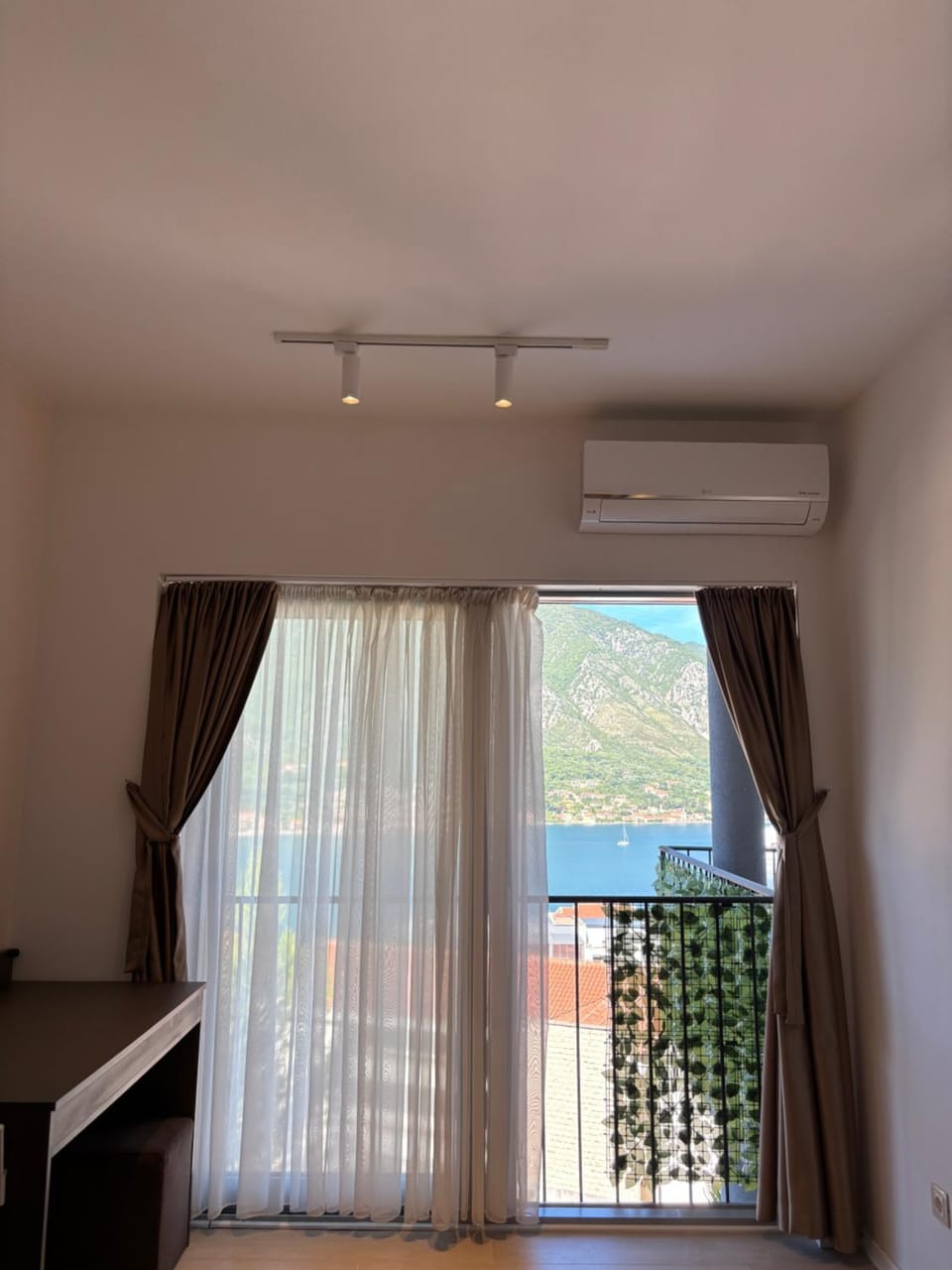 Azure Bay Apartment in Dobrota