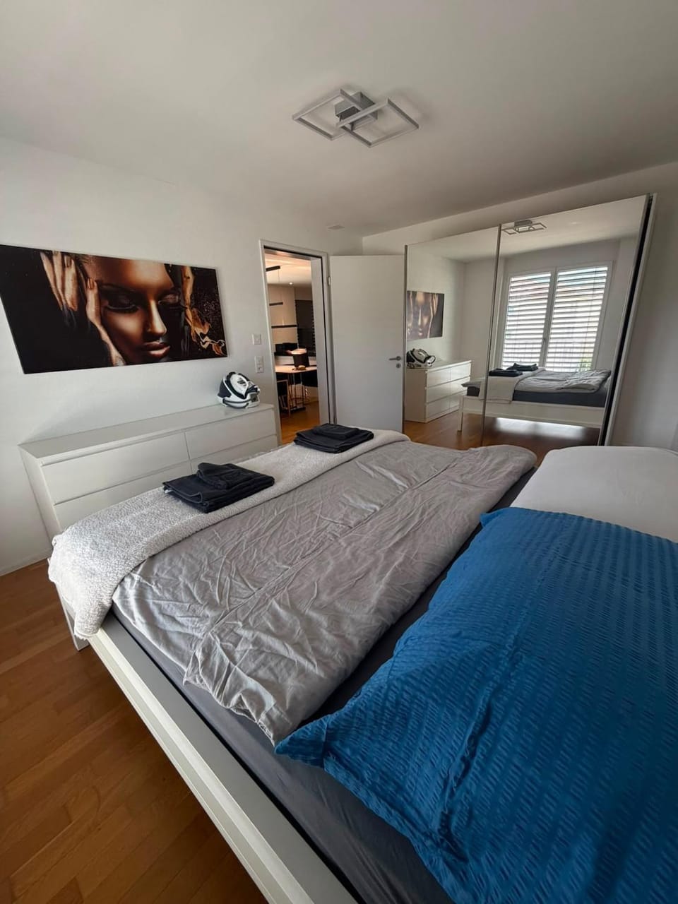 Bed, Photo of the whole room, Bedroom, flat iron, wardrobe
