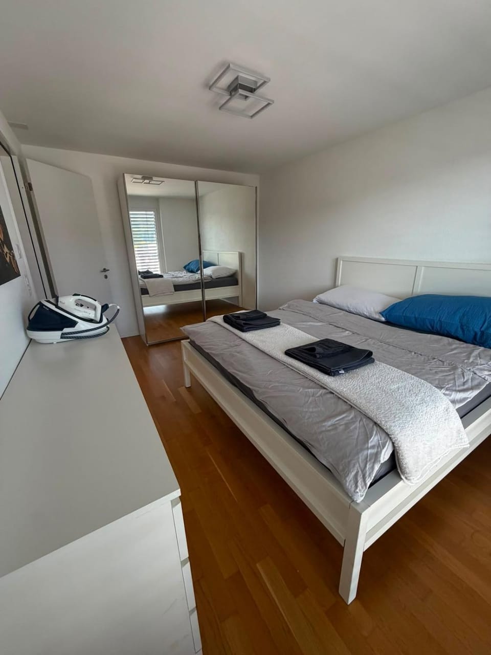 Bed, Bedroom, towels, wardrobe