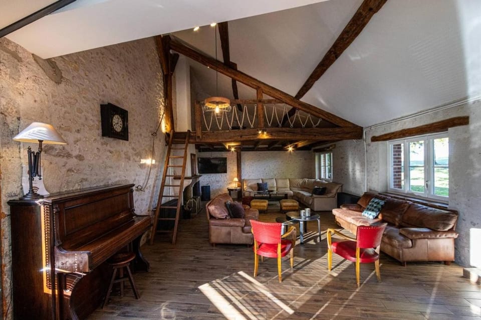 Communal lounge/ TV room