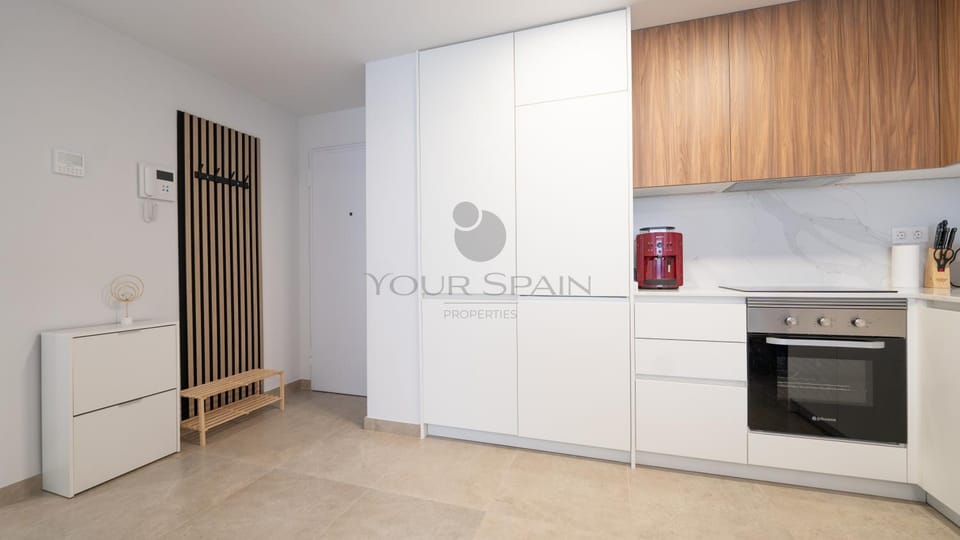 Kitchen or kitchenette, oven, stove