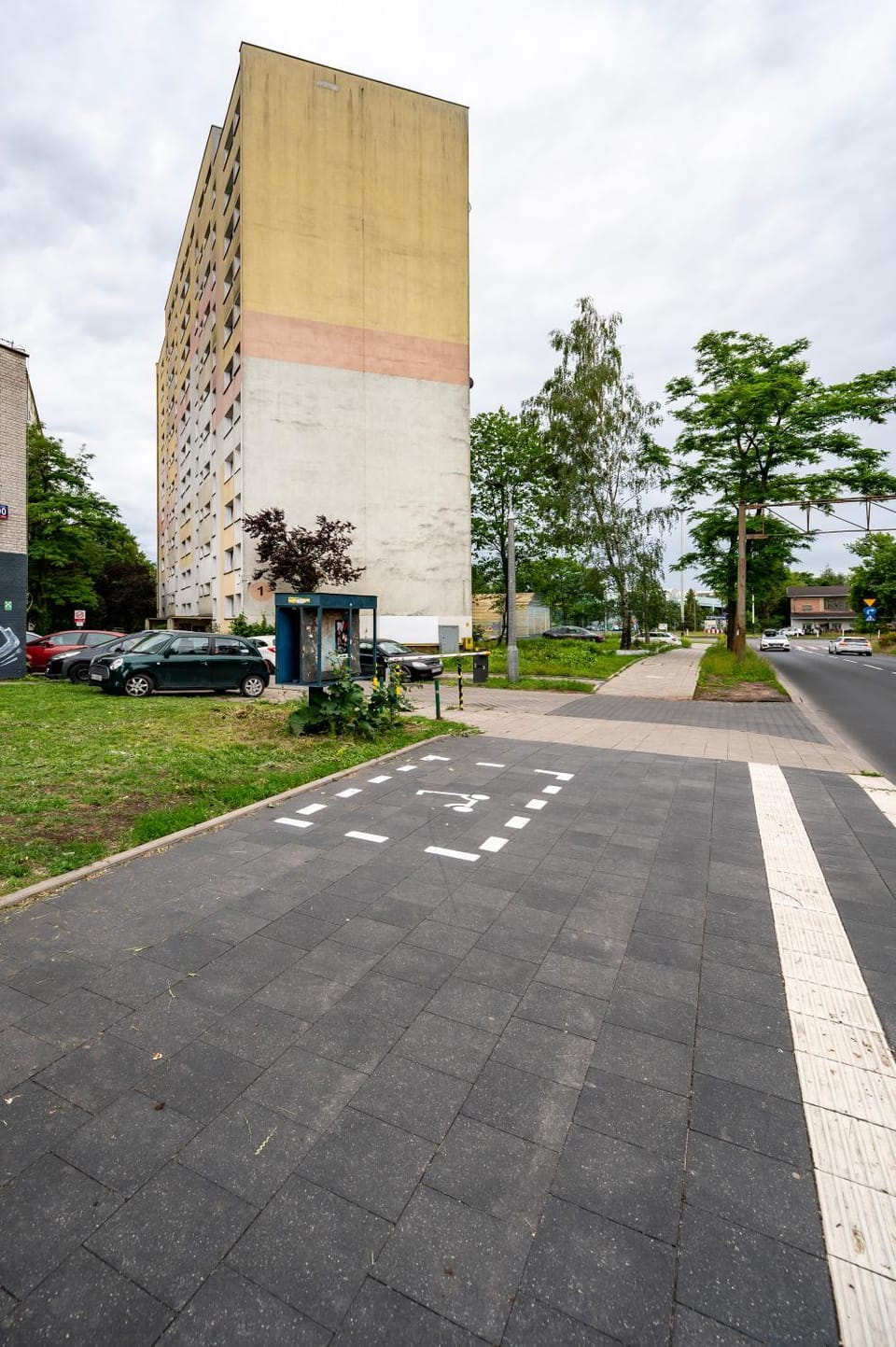 Property building, Neighbourhood, Location