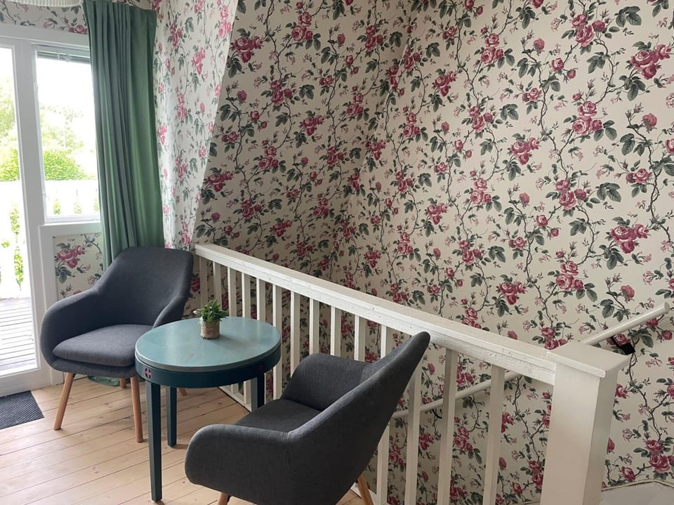 View (from property/room), Balcony/Terrace, Seating area