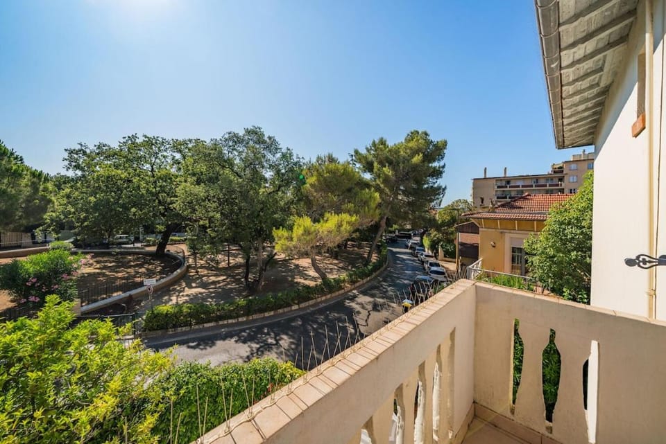 Le Fenelon 2 BDR Terrace Apartment in Cannes