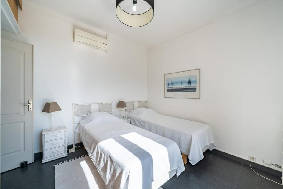 Le Fenelon 2 BDR Terrace Apartment in Cannes