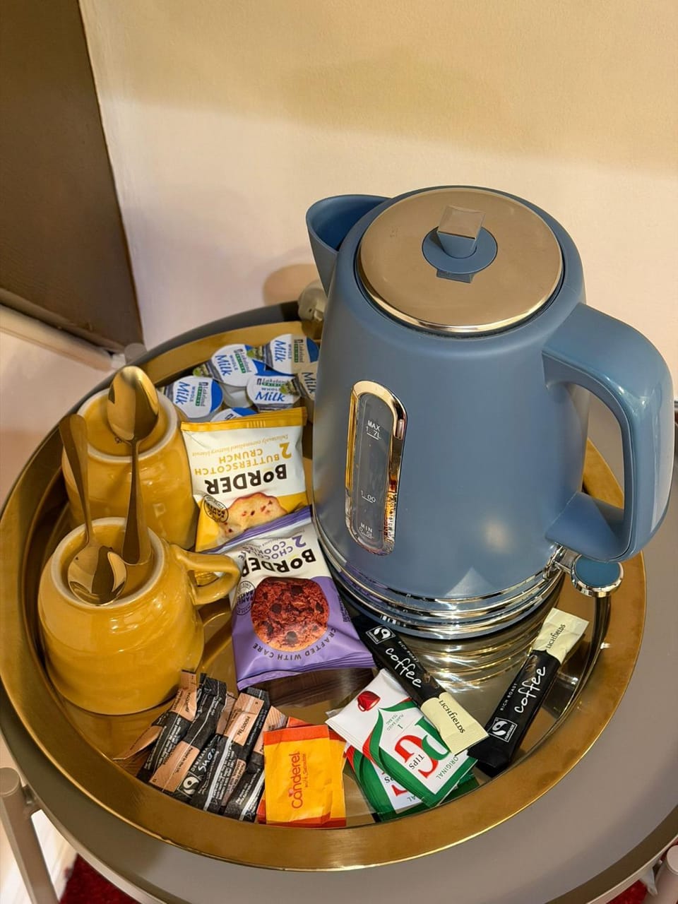 Coffee/tea facilities, Food and drinks