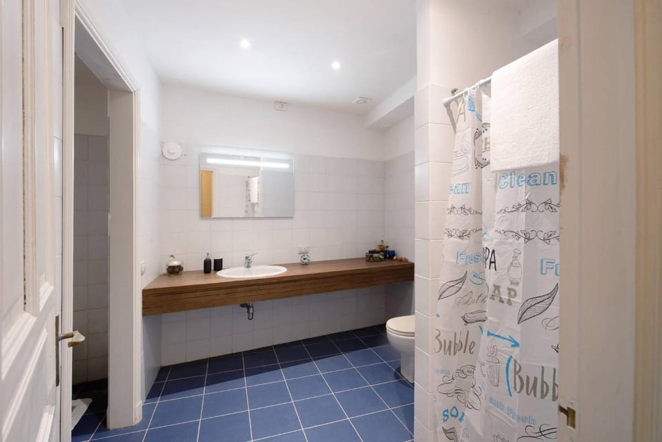 Bathroom, Living room