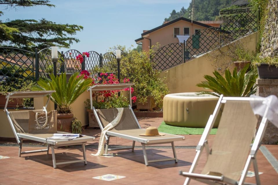 Patio, Garden, Balcony/Terrace, Garden view