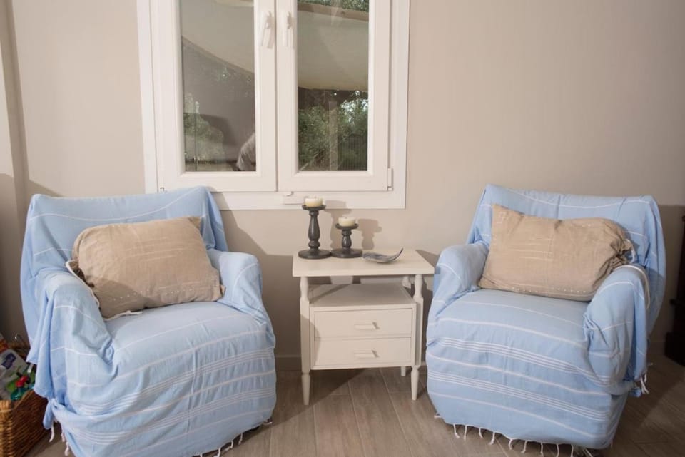 Casa Oliva hideaway 200m from Delphinia beach House in Messenia