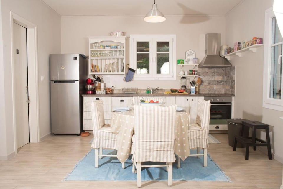 Casa Oliva hideaway 200m from Delphinia beach House in Messenia