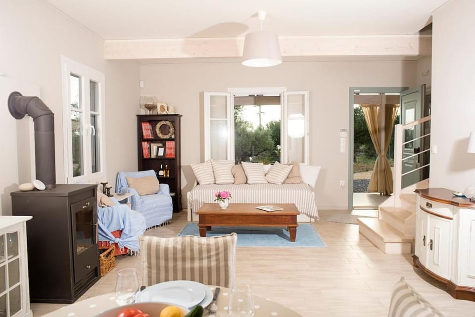 Casa Oliva hideaway 200m from Delphinia beach House in Messenia