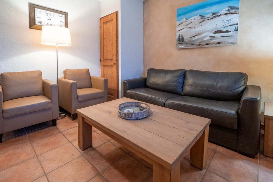 3-room apartment + loft | Sleeps 8 | Parc Madeleine House in Saint-François-Longchamp