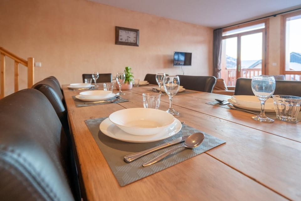 Three-room apartment + cabin for eight persons Cabin in Saint-François-Longchamp