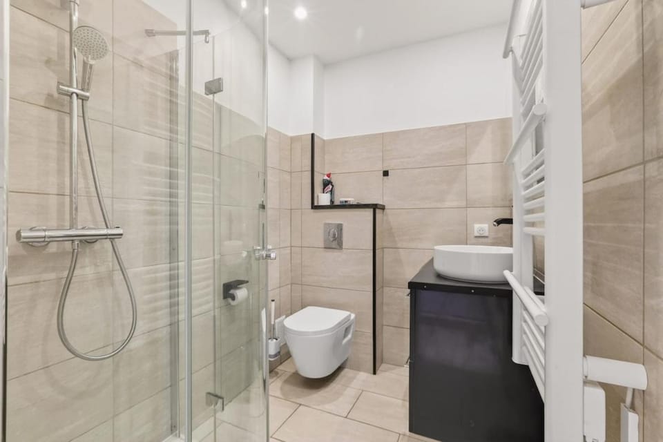 Modern studio with a balcony - Comfort & Peace Apartment in Cannes
