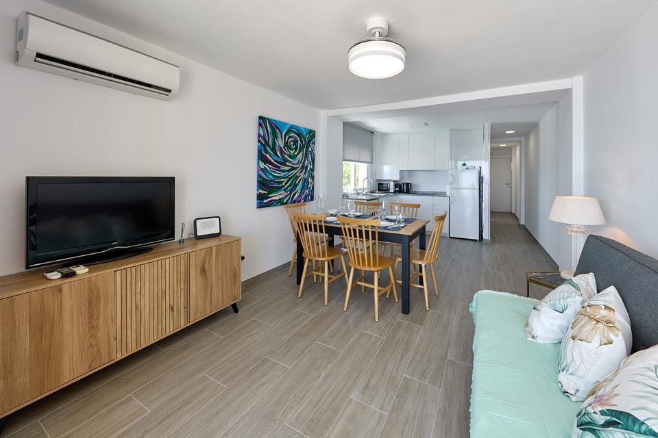 Dining area, kitchen