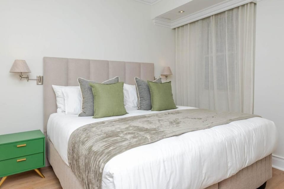 Luxury 2BR Apartment in Cape Royale Apartment in Cape Town