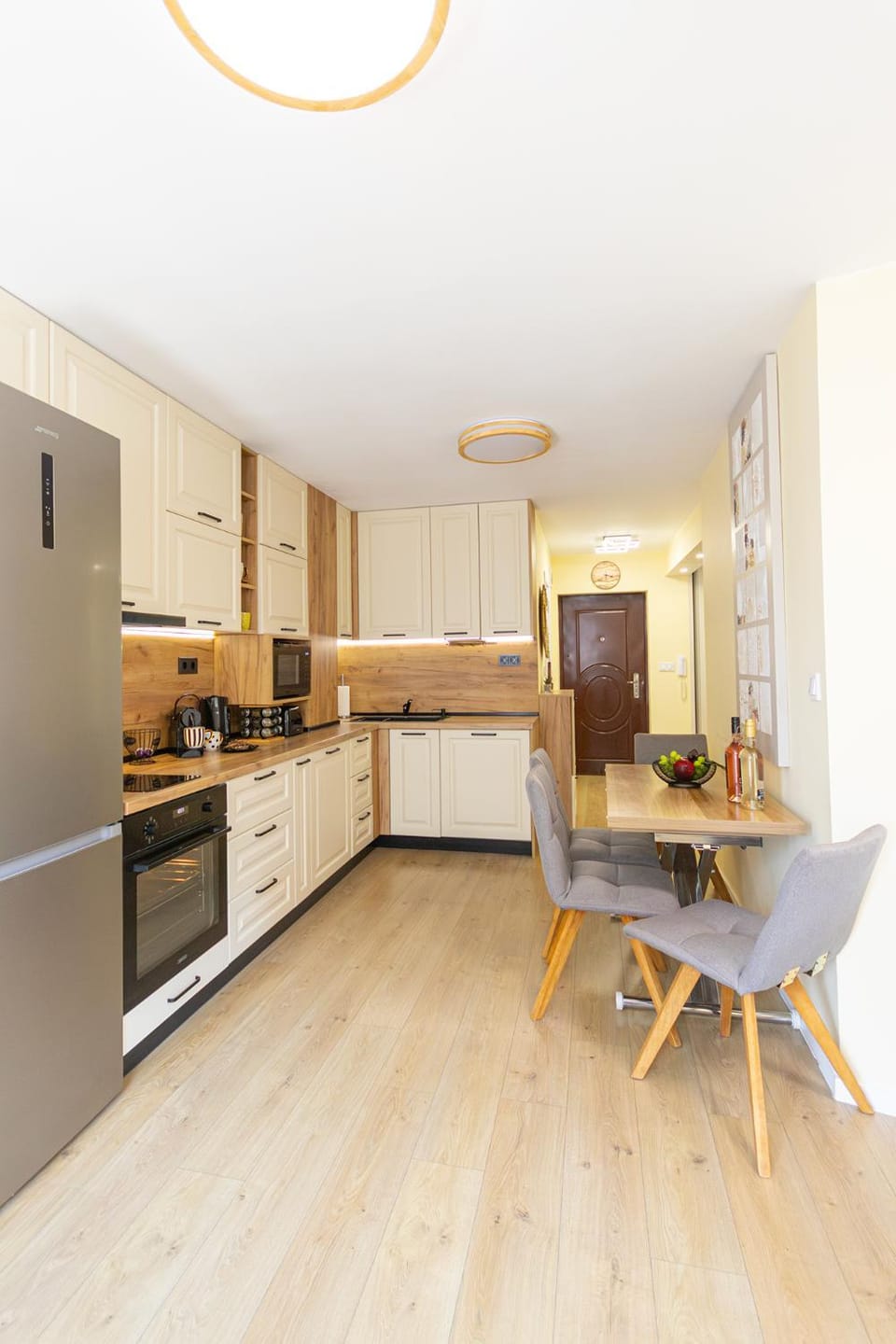 Kitchen or kitchenette, Dining area, dishwasher, oven, stove, toaster