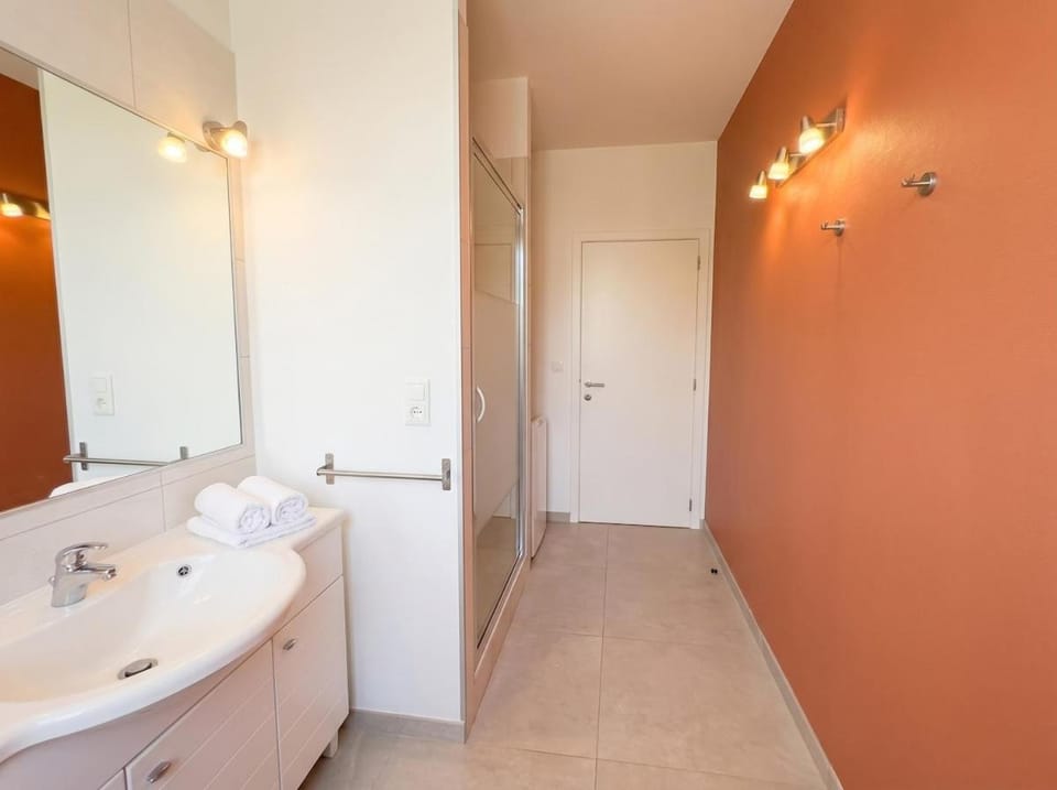 Jacquart, Close to downtown, Free private parking Apartment in Reims