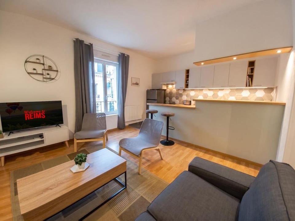 Jacquart, Close to downtown, Free private parking Apartment in Reims