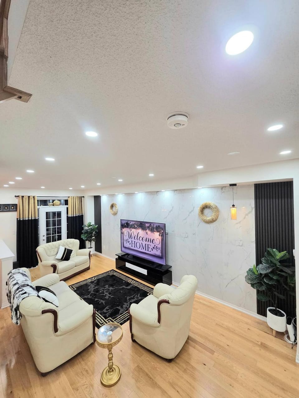 Ligero Townhouse Entire Four Bedrooms Home House in Orangeville
