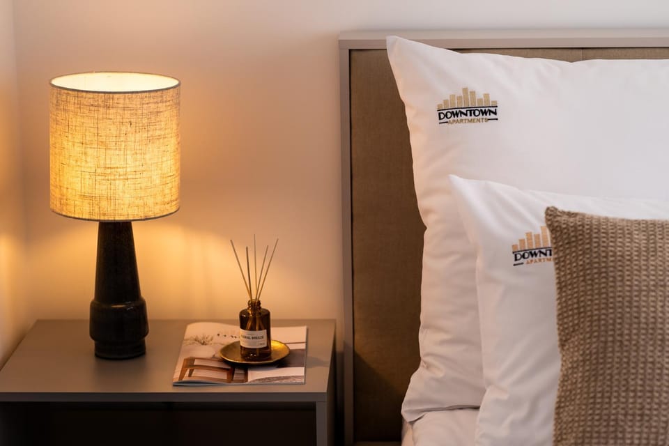 Bed, Photo of the whole room, Seating area, Bedroom