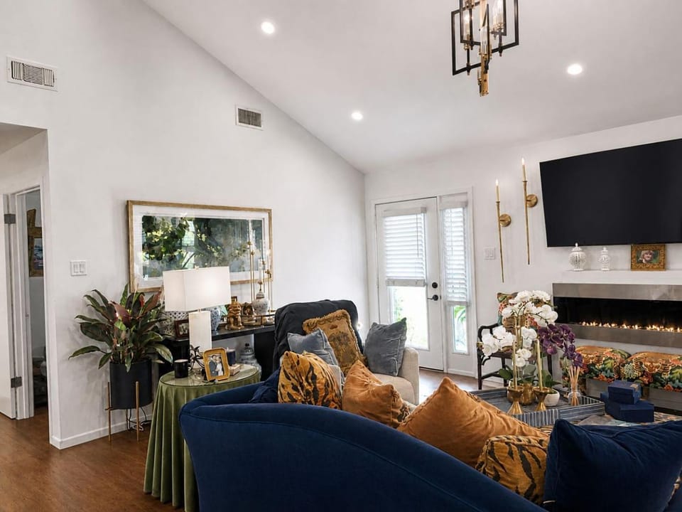 Luxury 2BR Texas House - Hot Tub and 2 Acres Privacy Apartment in Medina