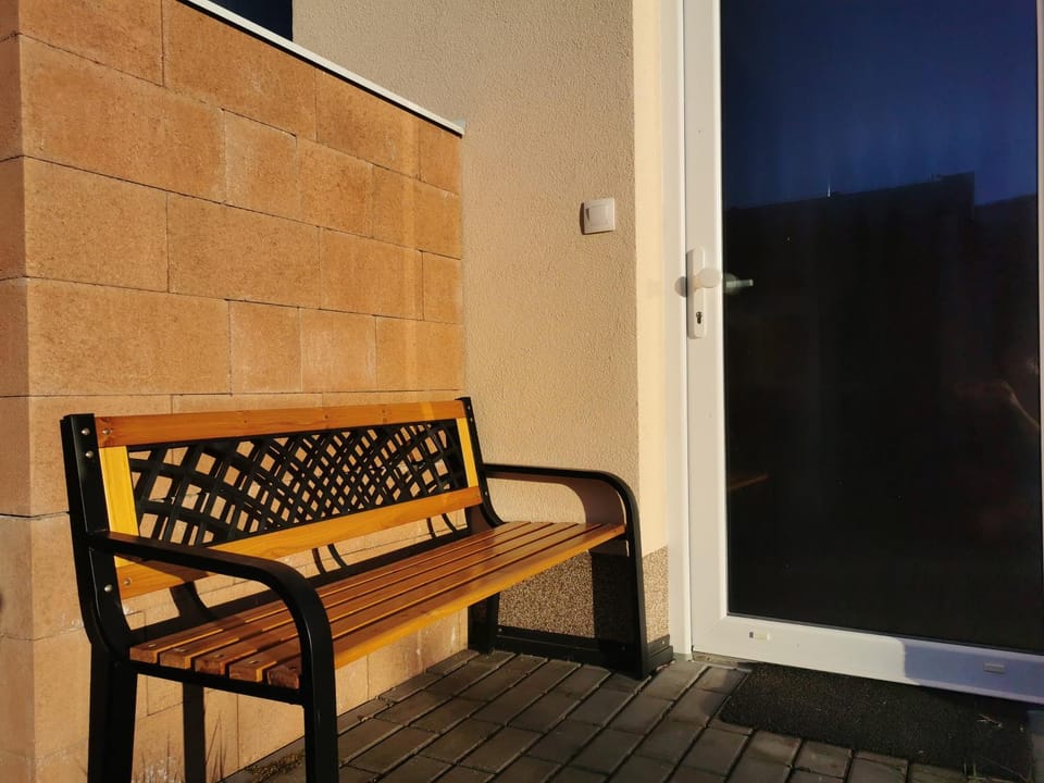 Facade/entrance, Seating area
