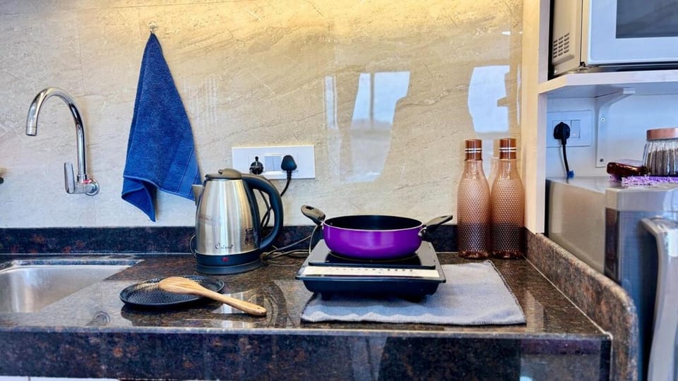Casa Enchante - Mountain View a Luxe Studio Apt Apartment in Pune