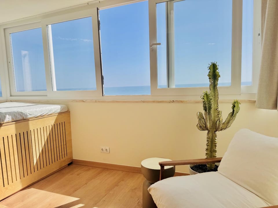 Sky & Ocean view Apartment in Costa da Caparica