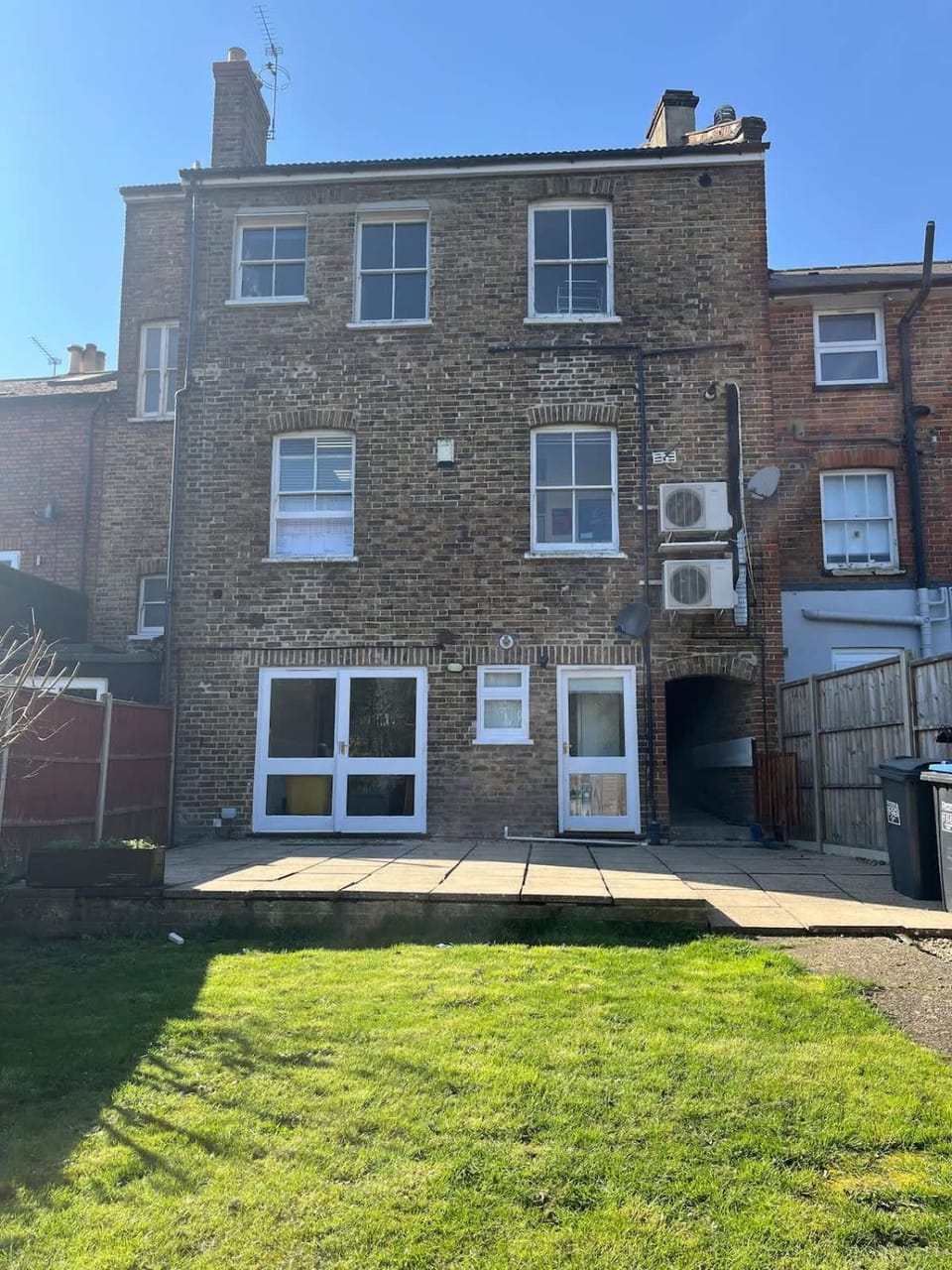 Family friendly 2 bd garden flat Englefield Green Apartment in Runnymede District