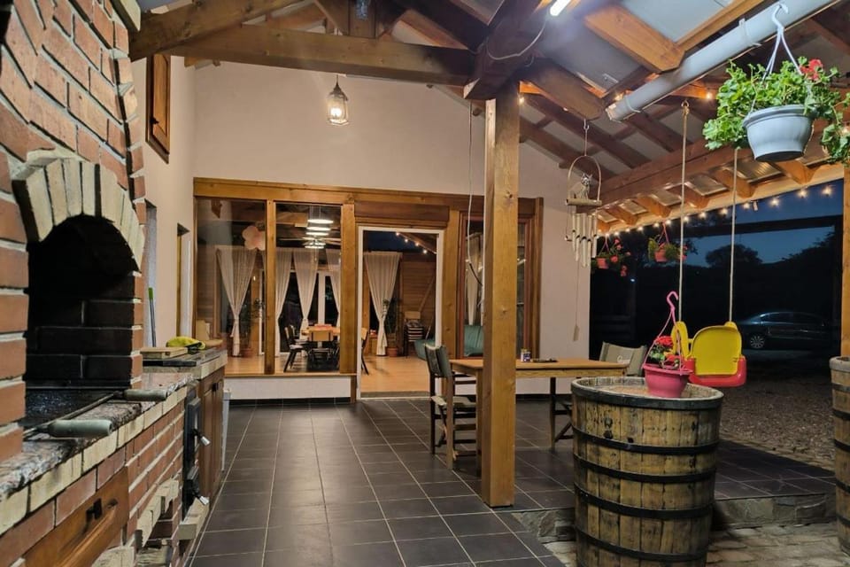 Căsuțele H - Cabana 2 A-Frame cu Ciubăr Cheile Doftanei Chalet in Prahova, Romania